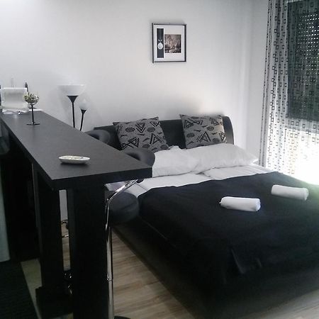 Feszek Apartman Debrecen Zimmer foto