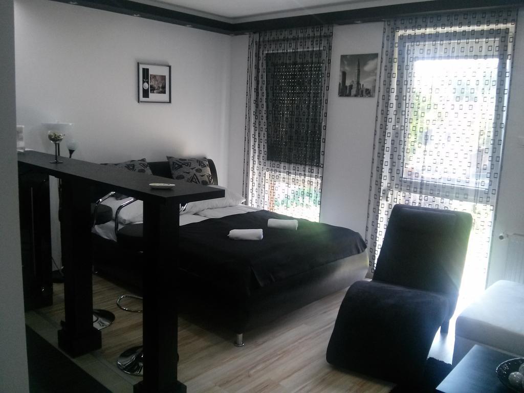 Feszek Apartman Debrecen Zimmer foto